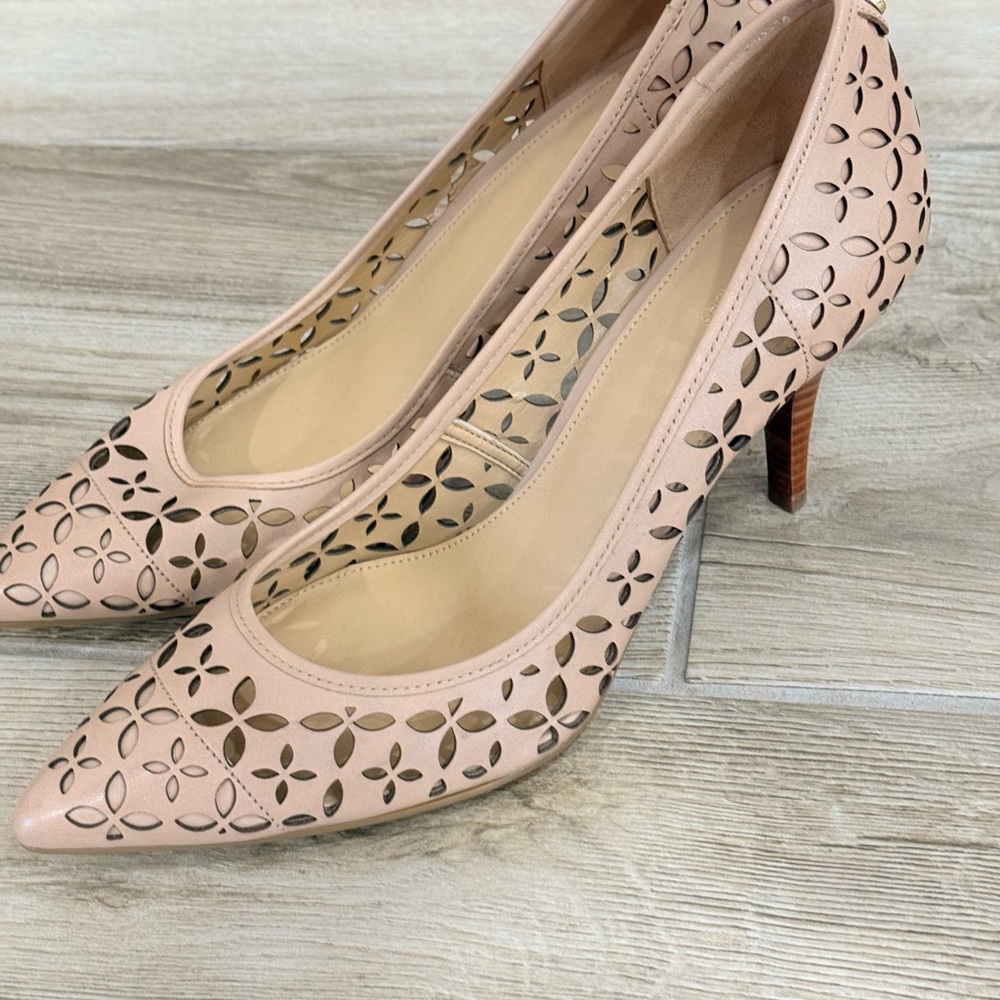 MICHAEL Michael Kors Tan Heel Pumps